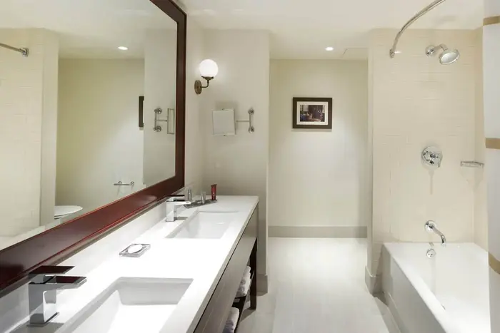 Marriott Syracuse Downtown - Jacuzzi Suite in Syracuse