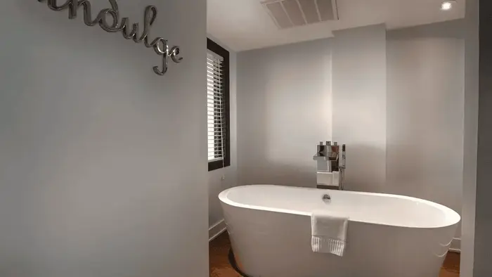 Trailborn Surf & Sound - Jacuzzi Suite in Wrightsville Beach