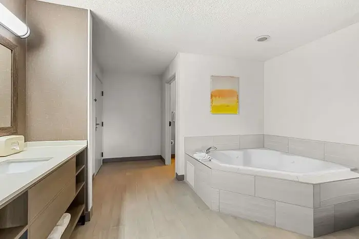 Comfort Inn Painesville - Jacuzzi Suite in Painesville