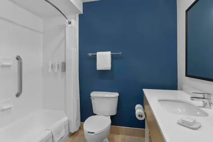 Spark by Hilton Newcomerstown - Jacuzzi Suite in Newcomerstown