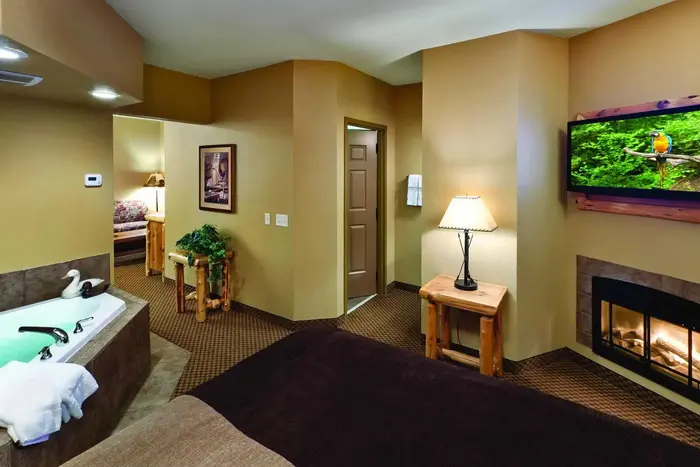 Sleep Inn - Jacuzzi Suite in Youngstown