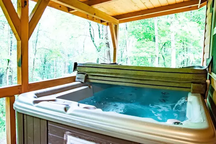 Avenwood Cabins - Jacuzzi Suite in Logan