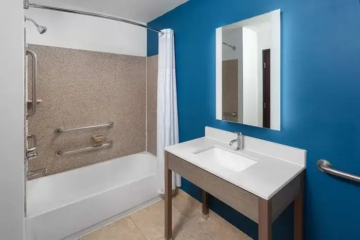La Quinta Inn & Suites by Wyndham Woodward - Jacuzzi Suite in Woodward
