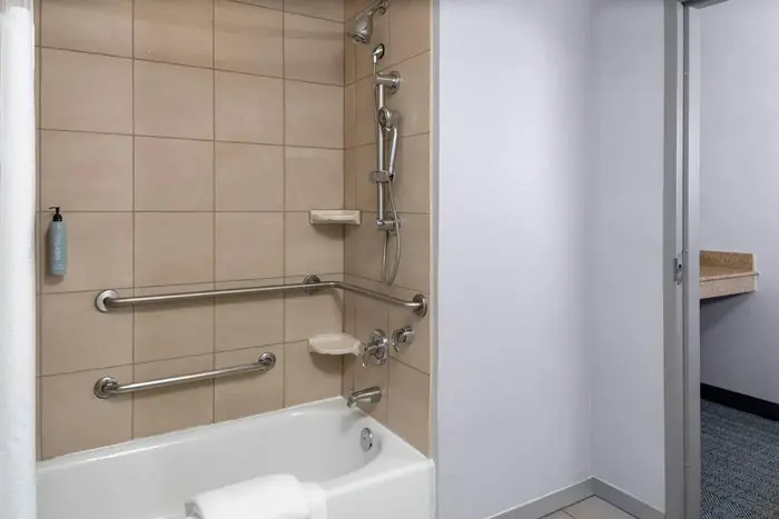 Courtyard Pittsburgh Greensburg - Jacuzzi Suite in Greensburg