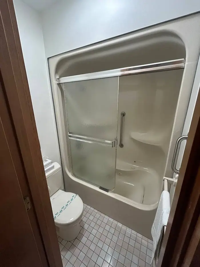 Rose Farm Inn - Jacuzzi Suite in New Shoreham (Block Island)