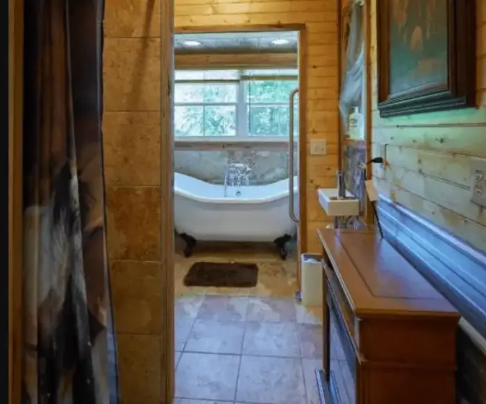 Creekwalk Inn at Whisperwood Farm - Jacuzzi Suite in Cosby