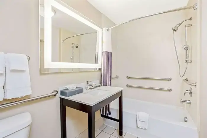 La Quinta Inn & Suites by Wyndham Corpus - Jacuzzi Suite in Corpus Christi