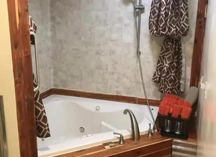 The Flagstone Boutique Inn & Suites