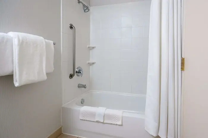 Courtyard by Marriott Danville - Jacuzzi Suite in Danville