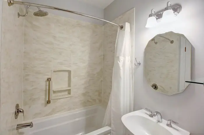 Anchorage Inn - Jacuzzi Suite in Coupeville