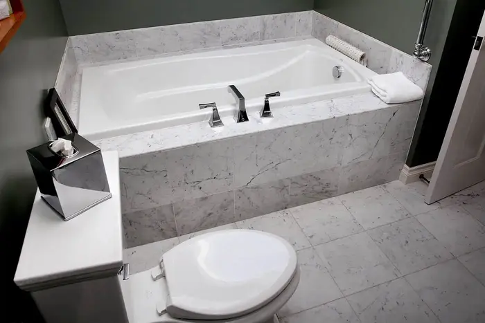 Majestic Inn And Spa - Jacuzzi Suite in Anacortes