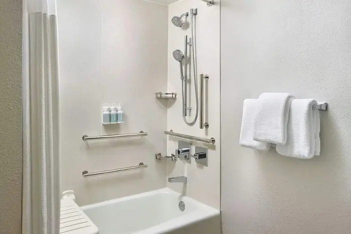 Courtyard by Marriott Seattle Federal Way - Jacuzzi Suite in Federal Way