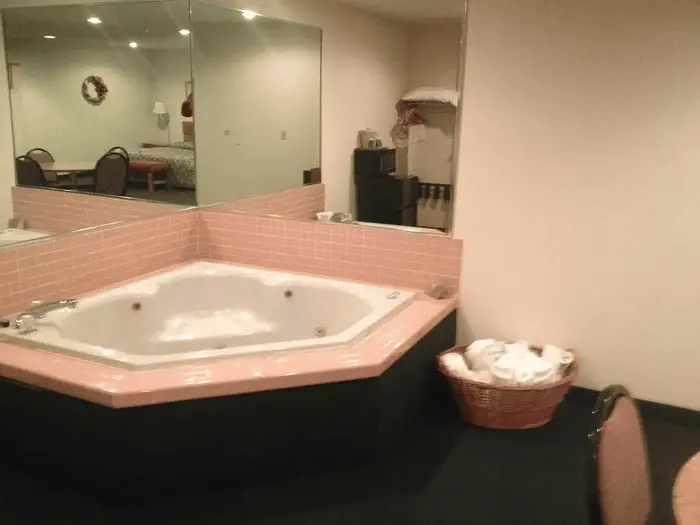 New Martinsville Inn - Jacuzzi Suite in New Martinsville