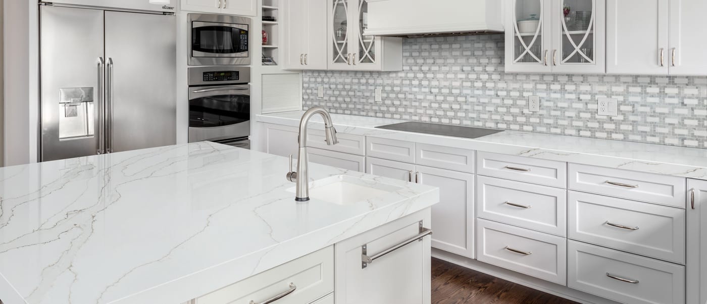 Calacatta Izaro Quartz Countertop in Kitchen
