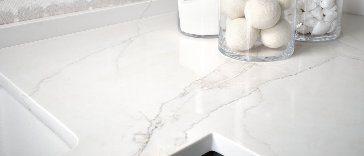 Calacatta Izaro Quartz Countertop Sample