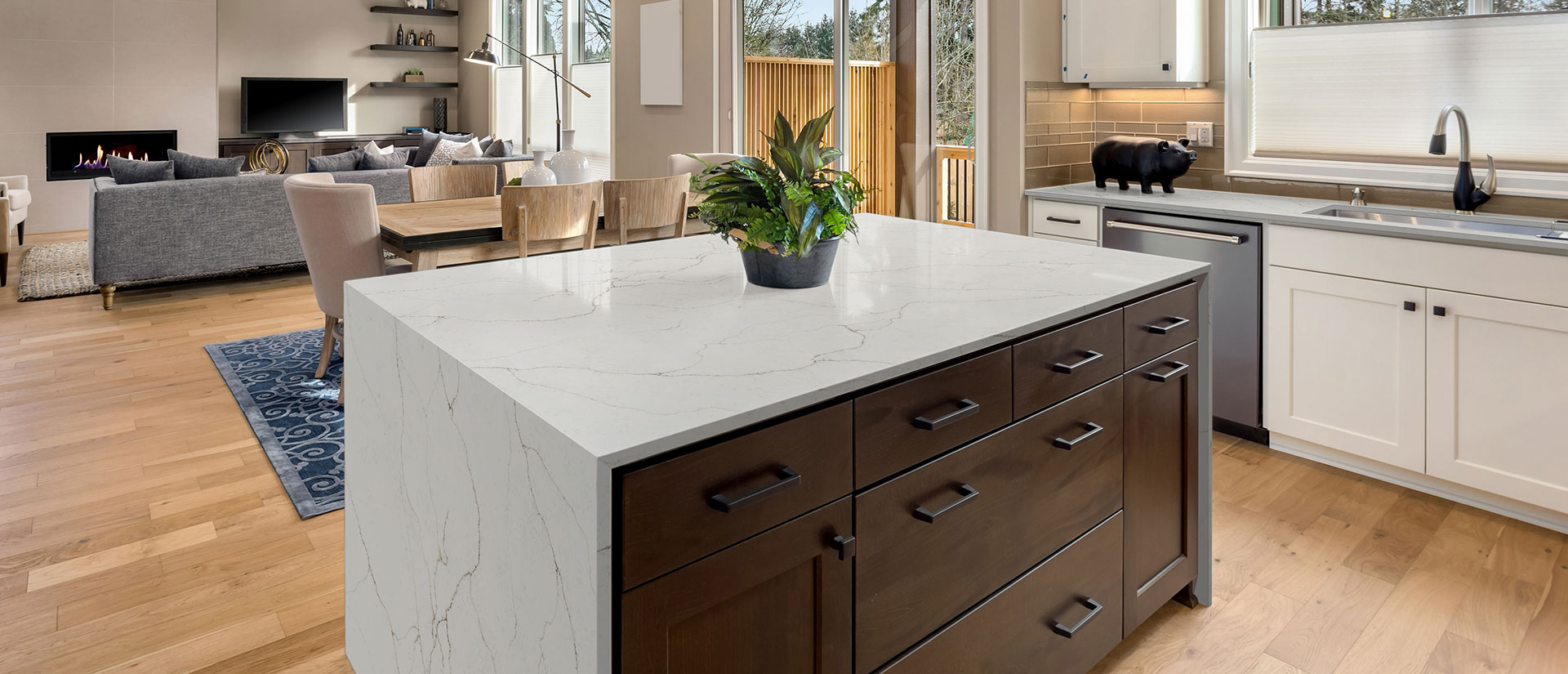 Calacatta Prado Quartz Countertop in Kitchen