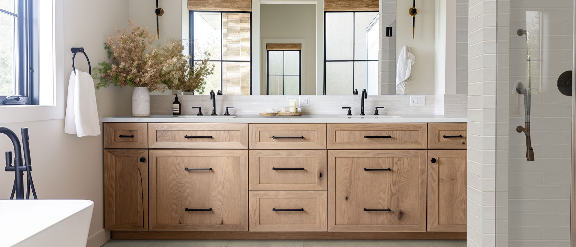 q-premium-natural-quartz™-countertops-calacatta-miraggio-gold-bathroom-0703