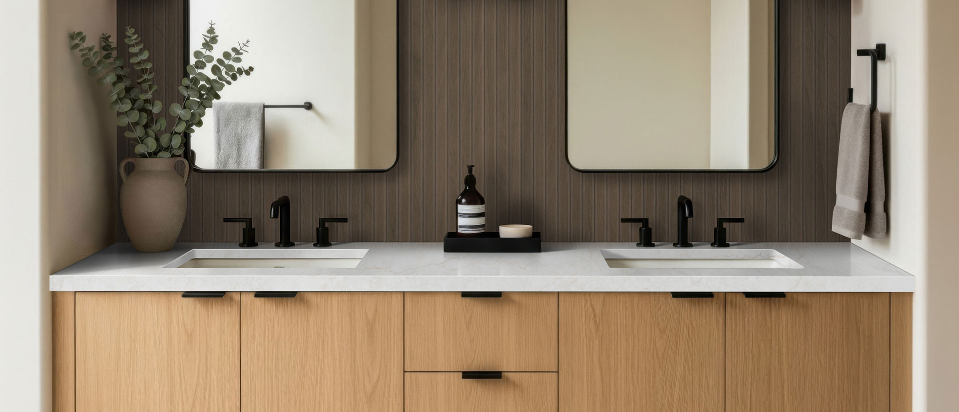 calacatta-miraggio-cove-bathroom-1196-alt-01