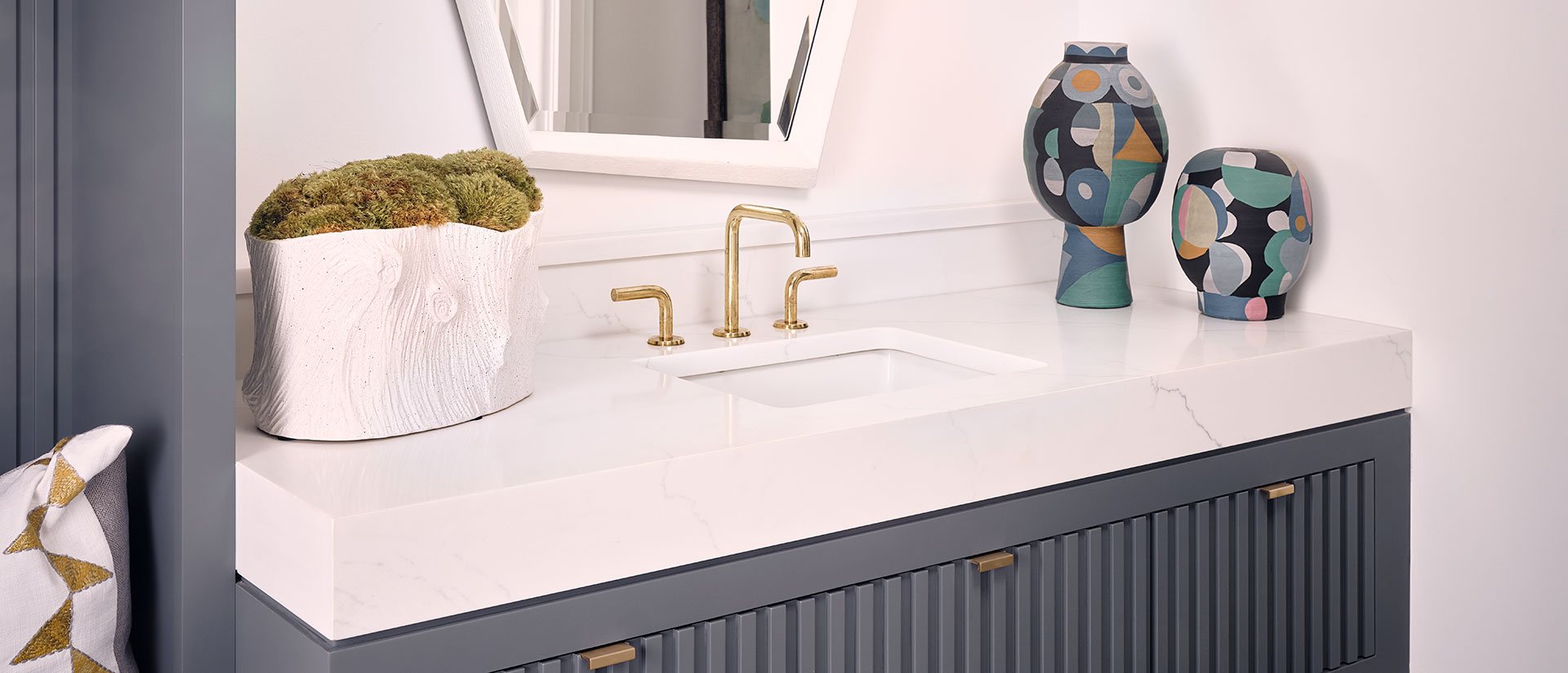 Calacatta Miraggio Quartz Countertop in Bathroom Vanity