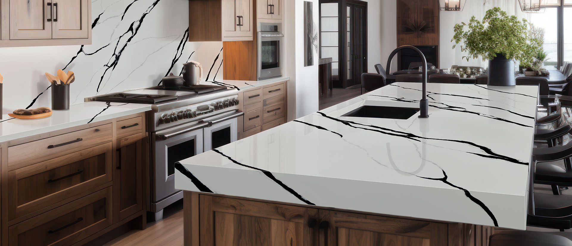 Calacatta Lumanyxx Quartz Countertop in Kitchen