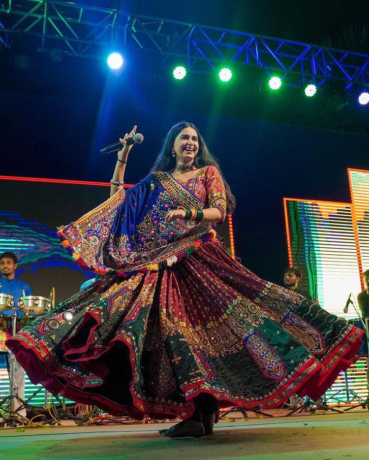 DESIGNER PRINTED LAHENGA CHOLI_LC724