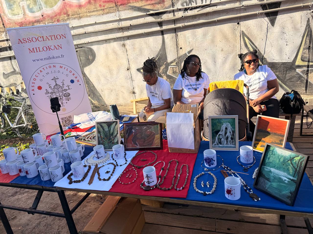 Le stand de l'association Milokan au Notting Hill Festival, Jardin des Traverses, 12 septembre 2026