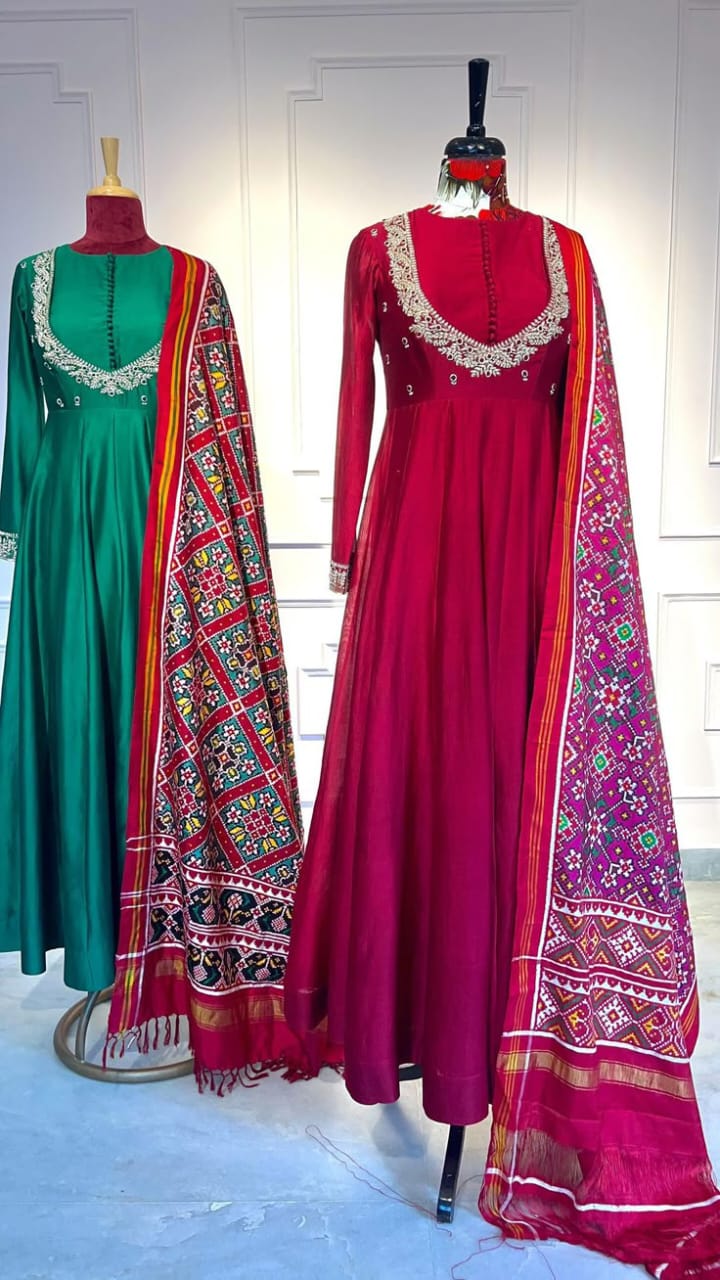 Rivaayat Ajrak Anarkali Suit Set – Maroon & Emerald (Dupatta Included)