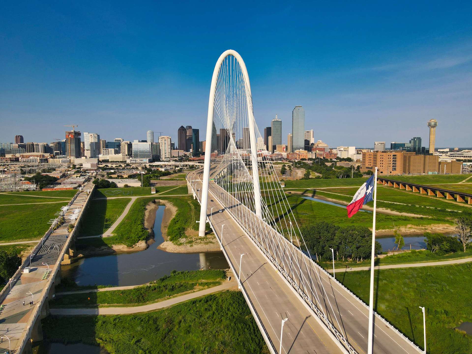 Moving to Dallas: A complete relocation guide Blueground Moving to Dallas: A complete relocation guide Blueground