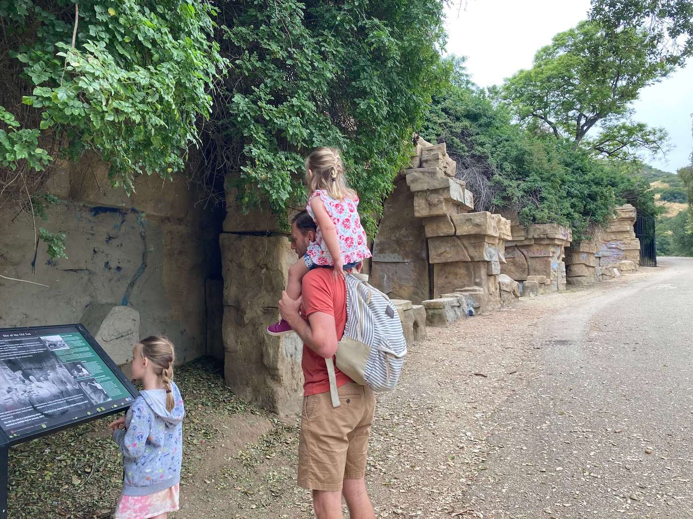 Exploring the old LA zoo in Griffith park