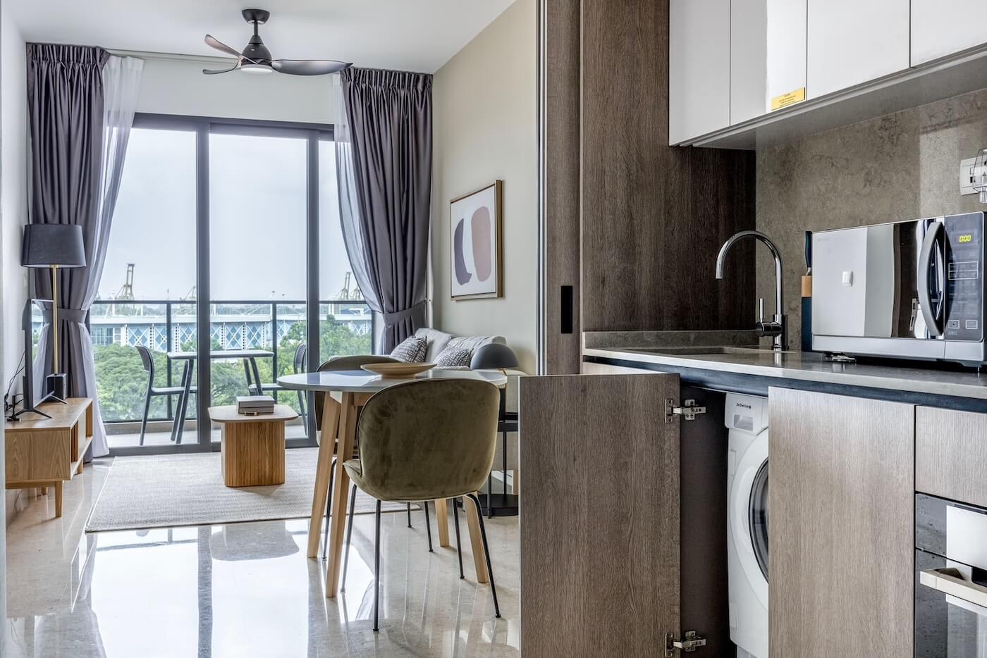 Fully equipped kitchen in furnished Singapore apartment