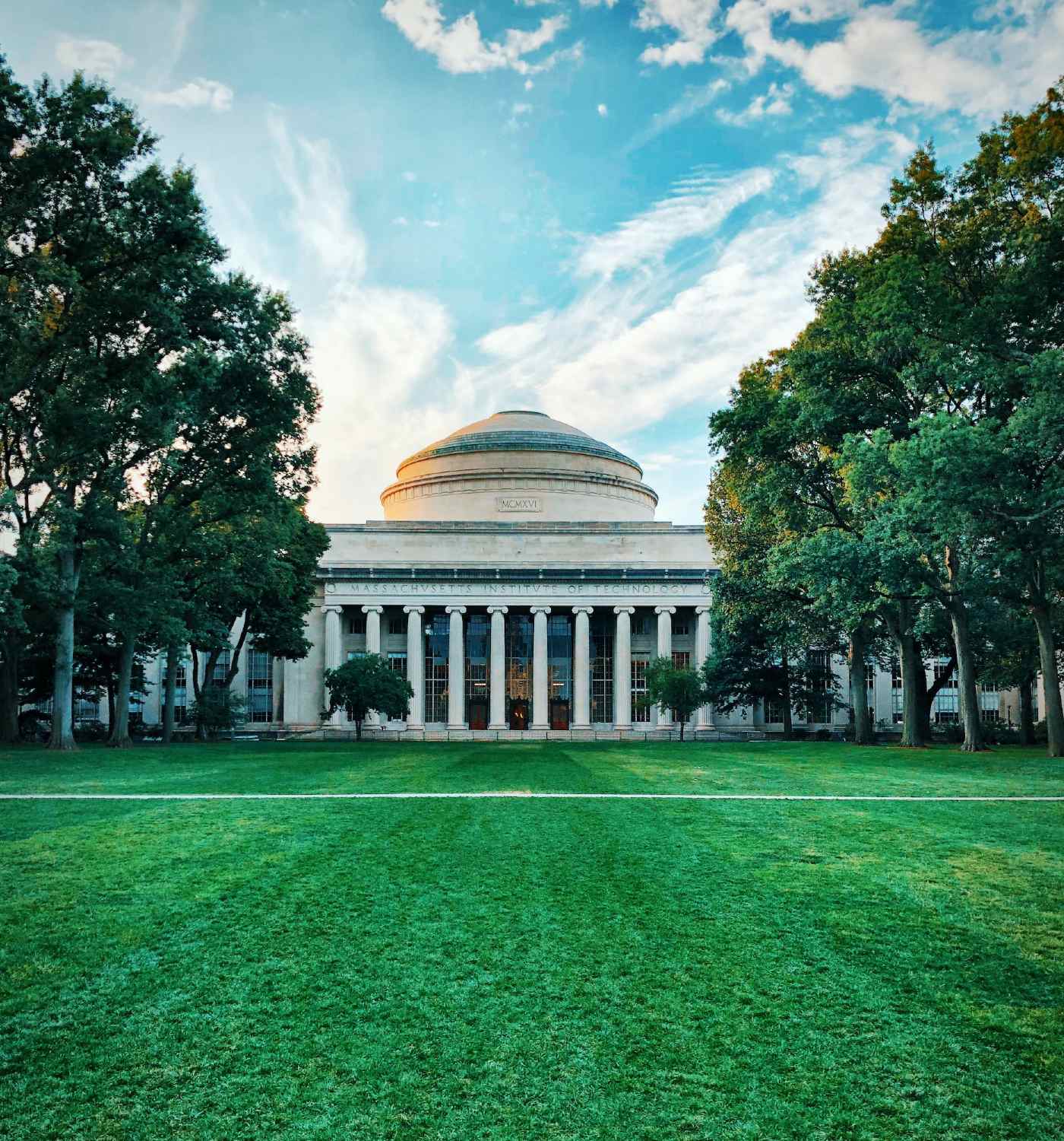 famous MIT dome, blue sky in the background