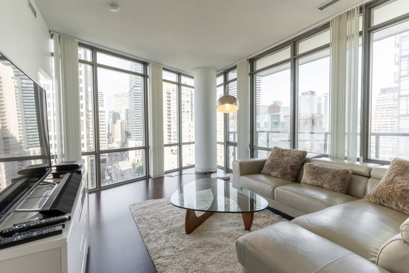 Living room of a Blueground apartment in Toronto