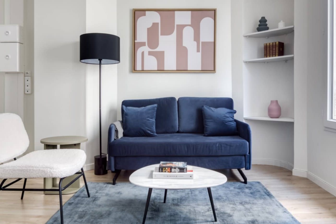 A fully furnished modern apartment