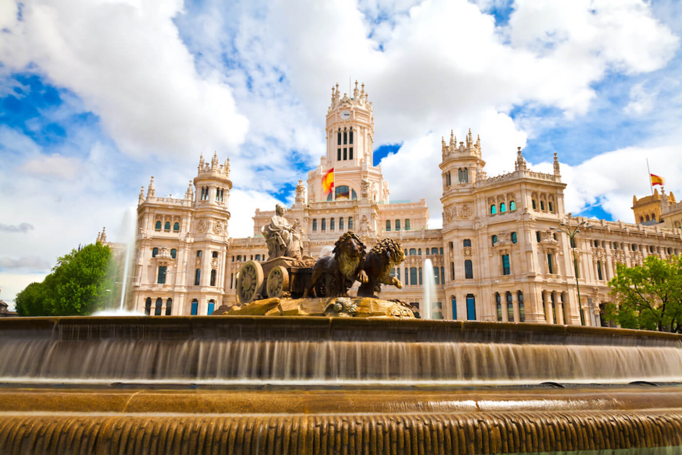 plaza de cibeles in madrid