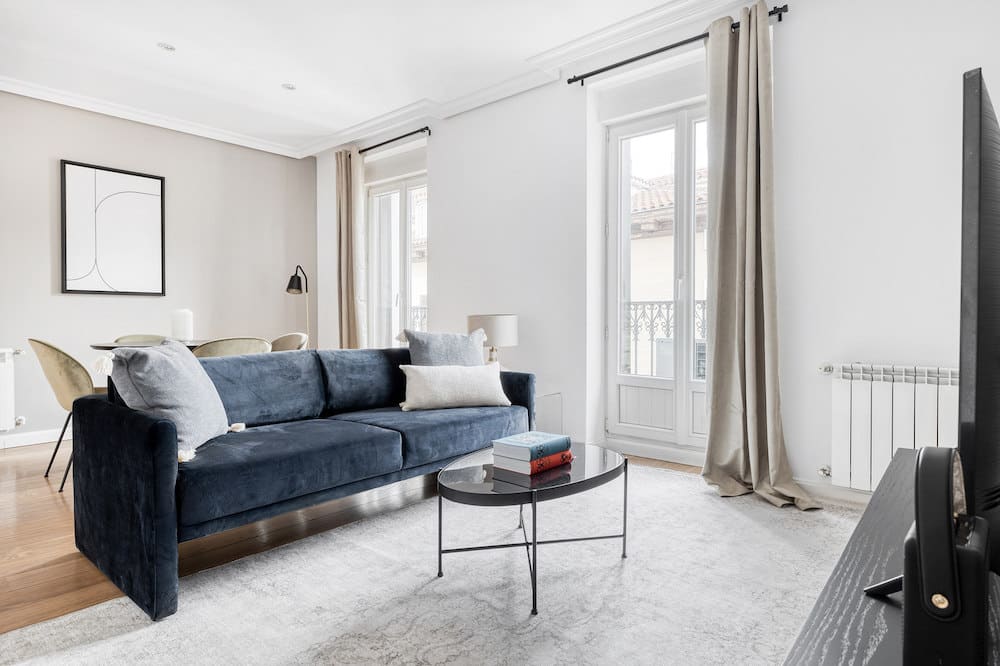 Madrid Blueground living room