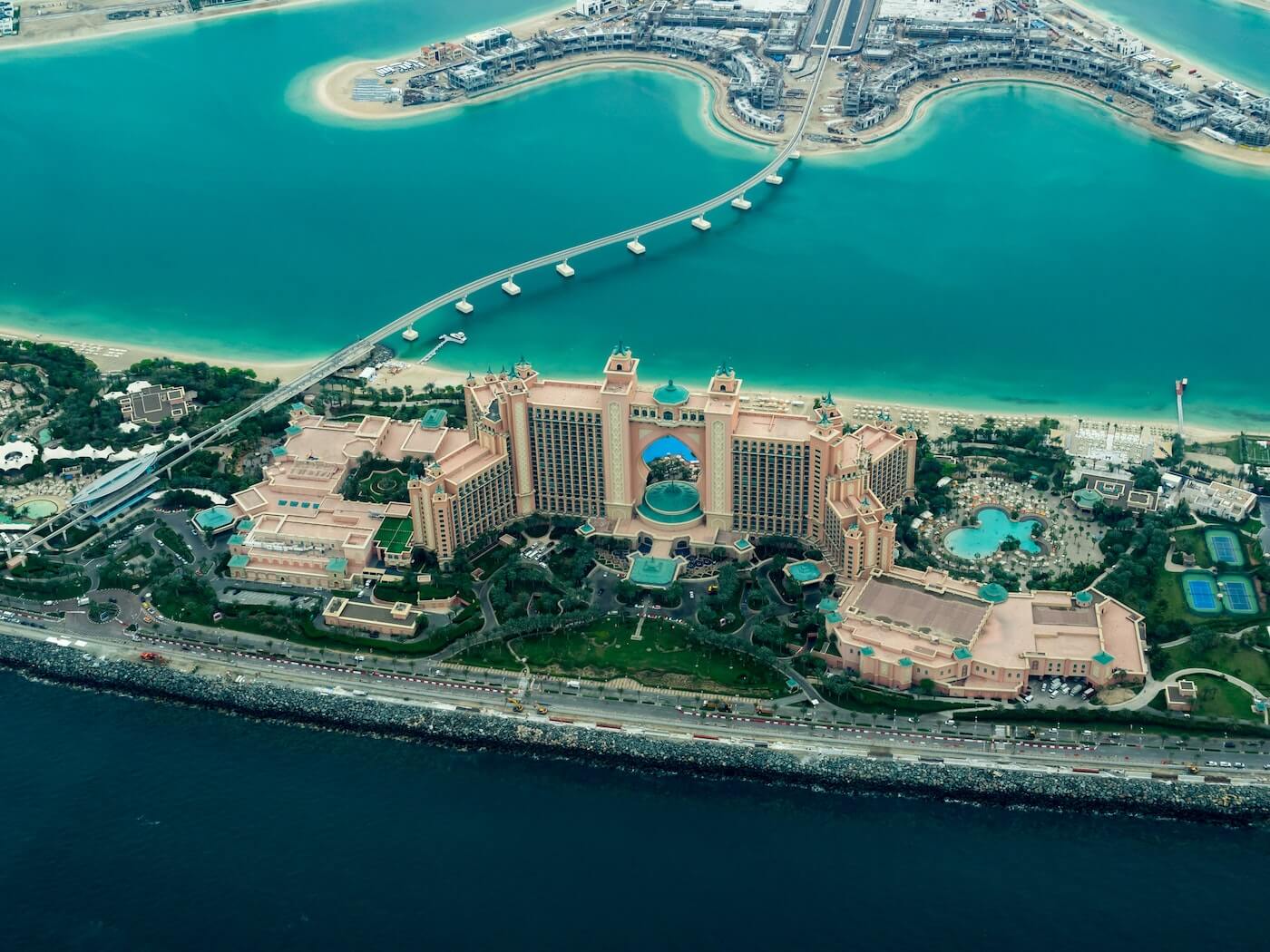 dubai resort on the water