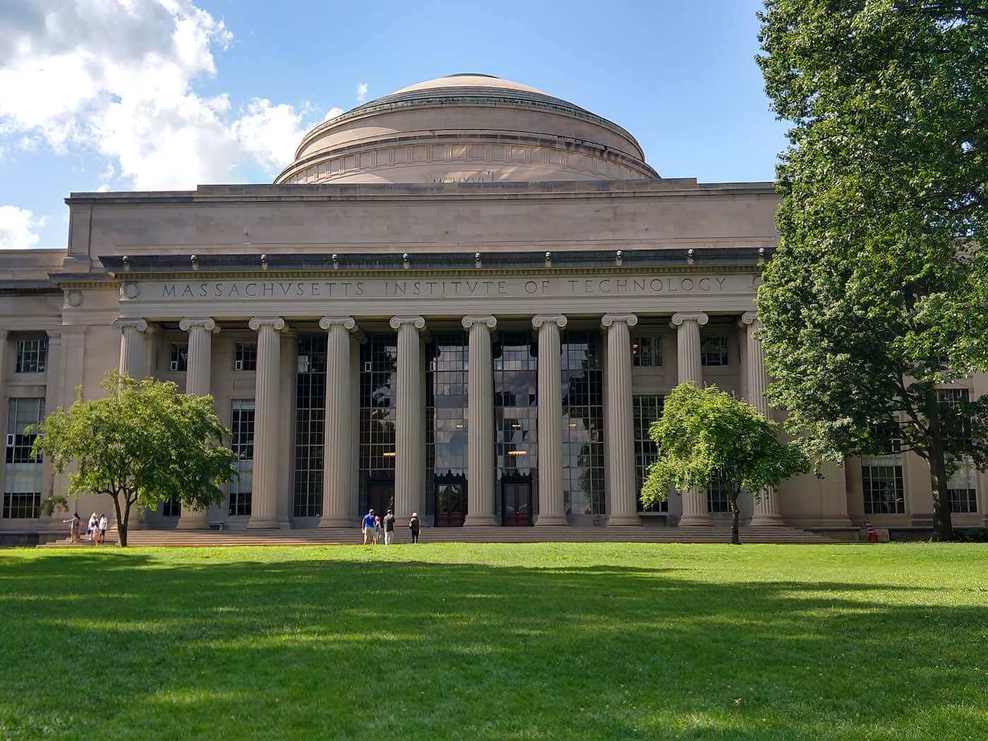 massachusetts institute of technology in cambridge, massachusetts