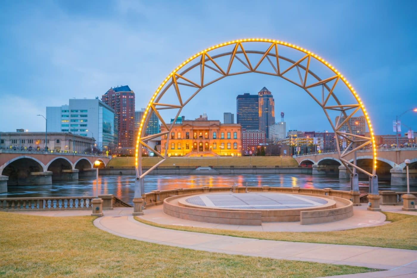 des Moines Iowa skyline in USA