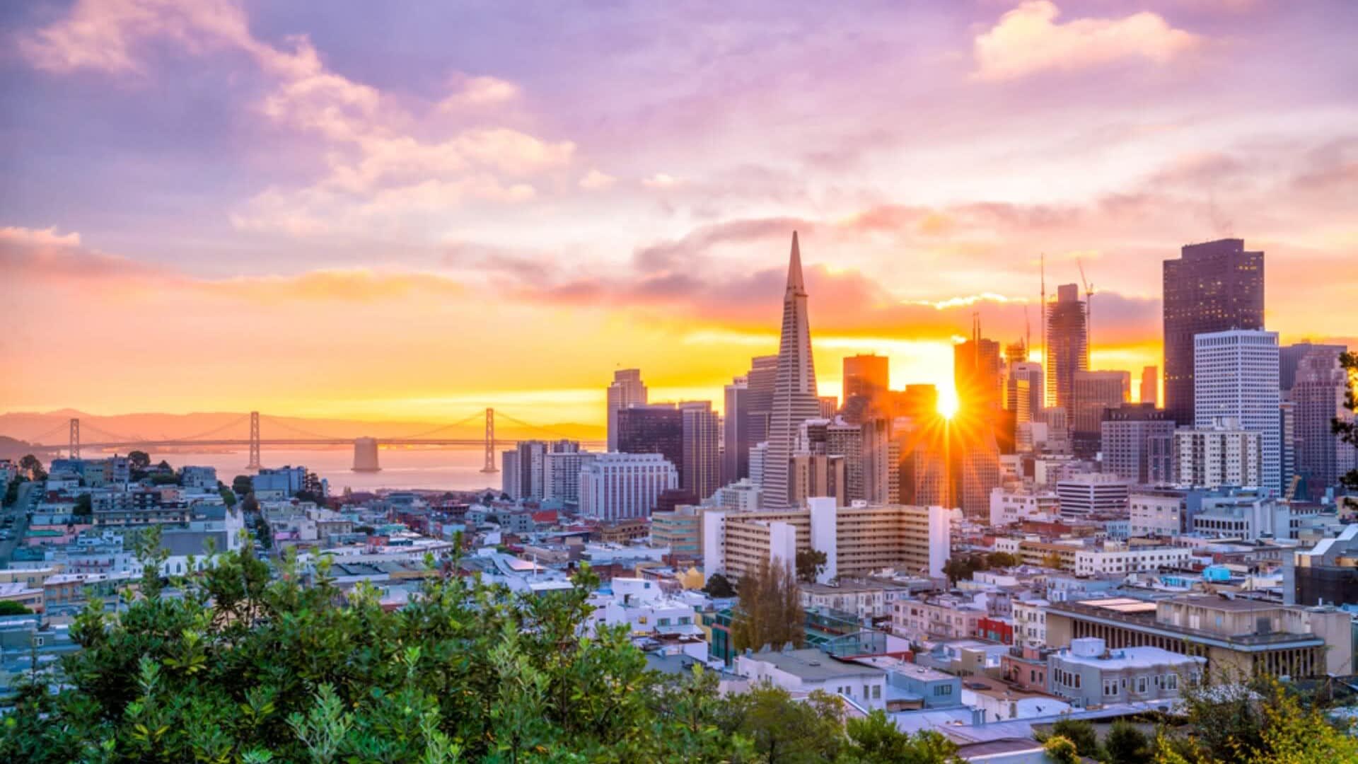 sunrise over the skyline of San Francisco with the Golden Gate Bridge