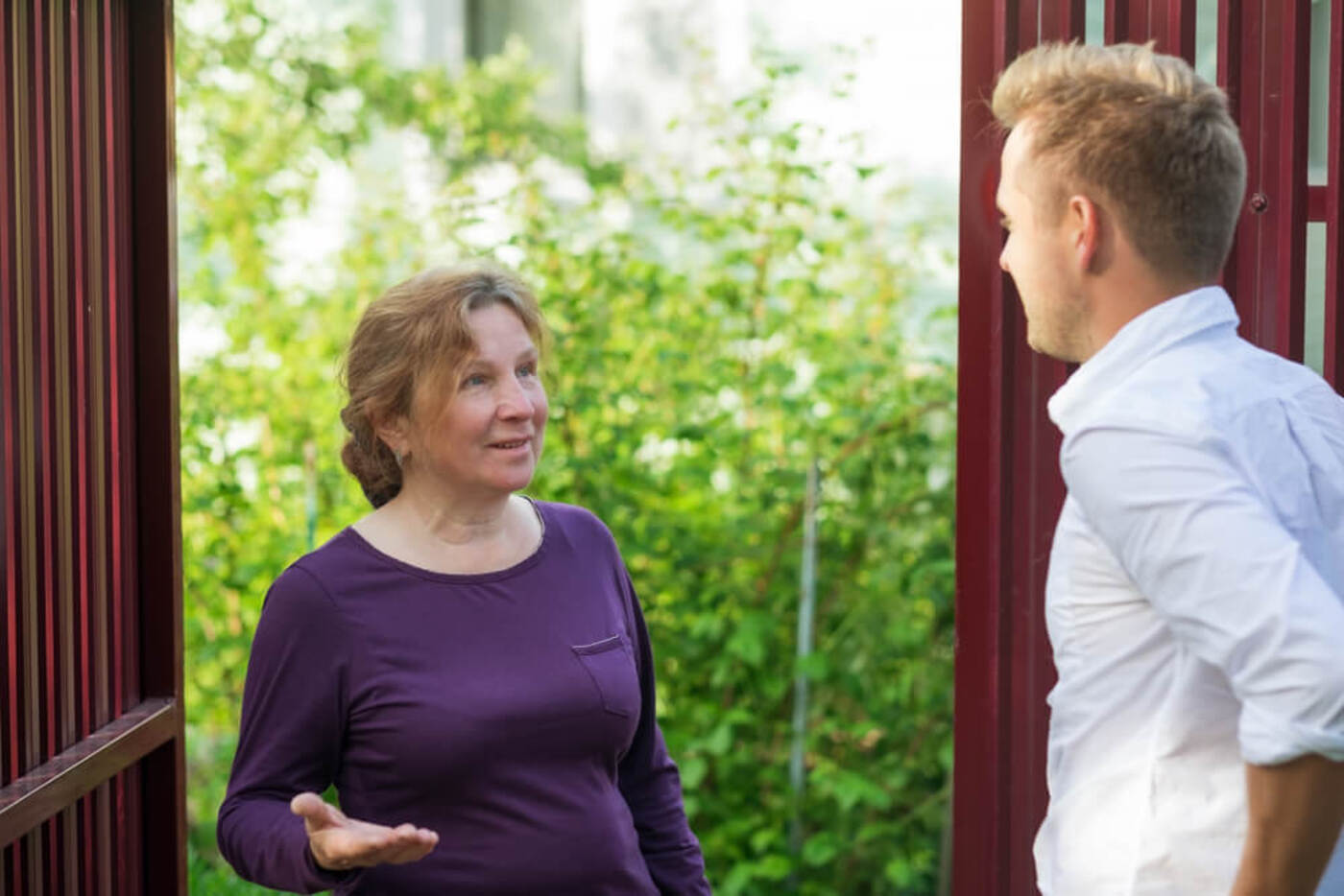 discussing a noise complaint between neighbors
