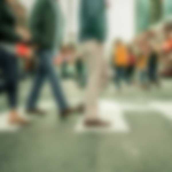 Pedestrians crossing street in downtown Nashville