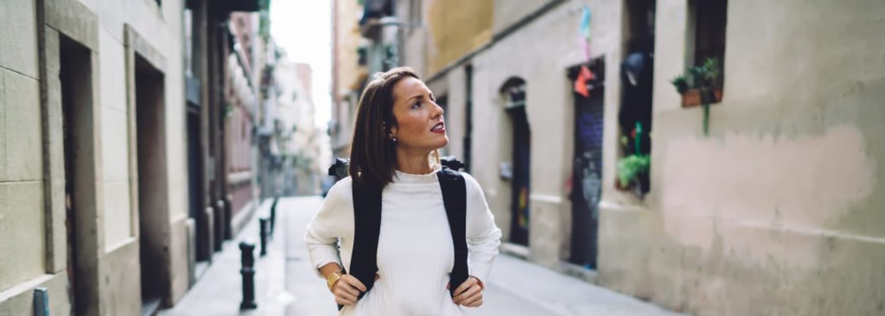 Female solo traveler in city