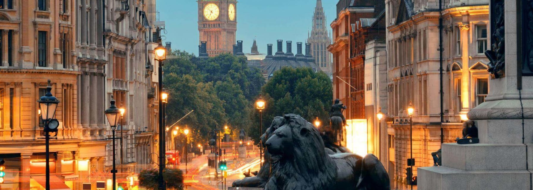 london Trafalgar Square at twilight