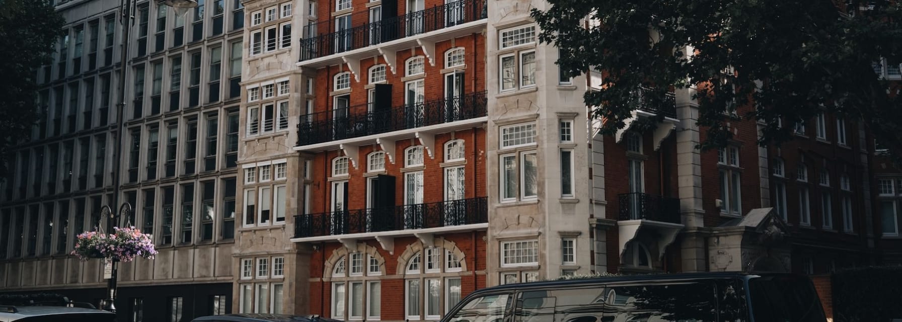 knightsbridge in london