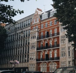 knightsbridge in london
