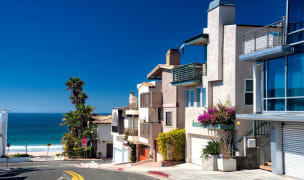safest neighborhoods los angeles manhattan beach street view