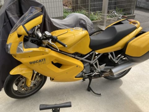 Ducati ST4S でトップケースとサイドバッグを使う