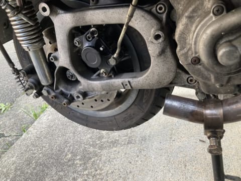 Piaggio MP3 250 RL ブレーキパッド交換とロールロック修理