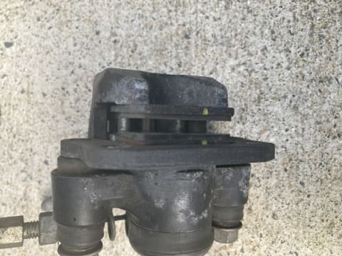 パーキングブレーキパッド残りわずか