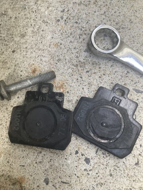 リアブレーキパッド